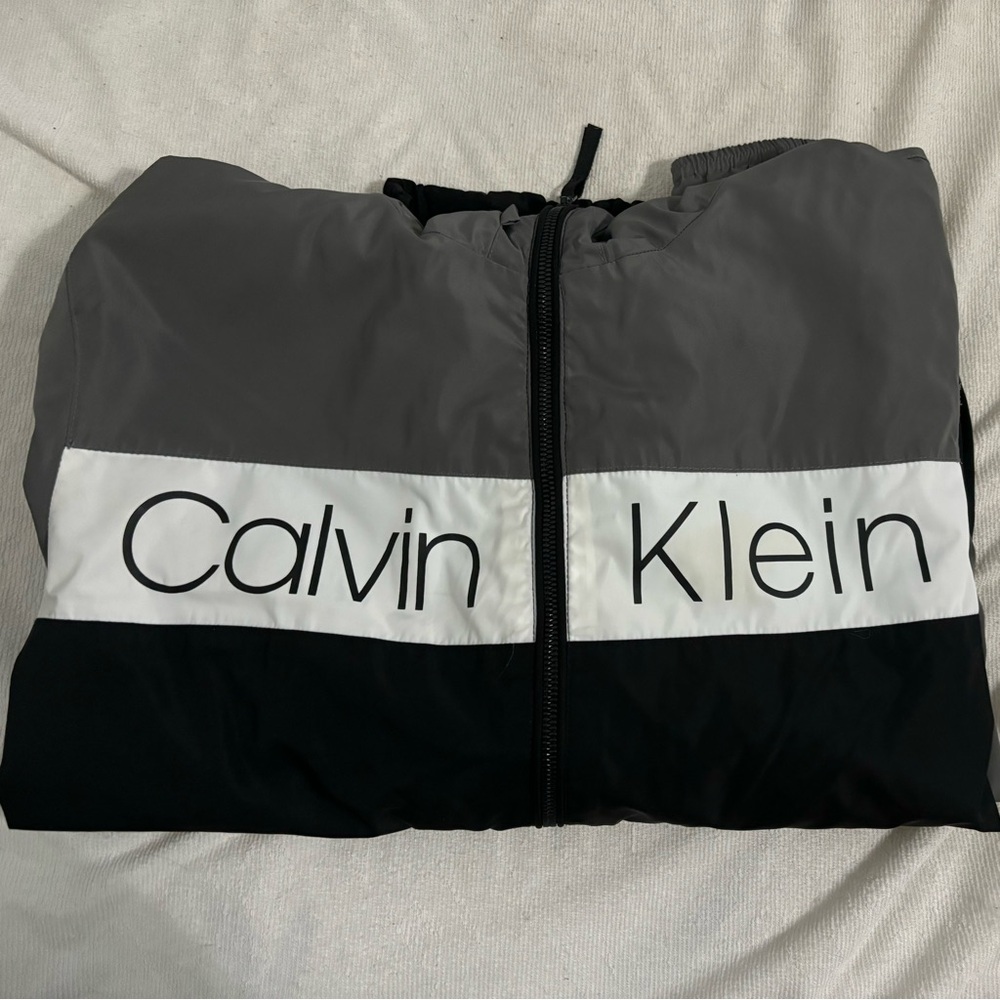 calvin klein windbreaker size L